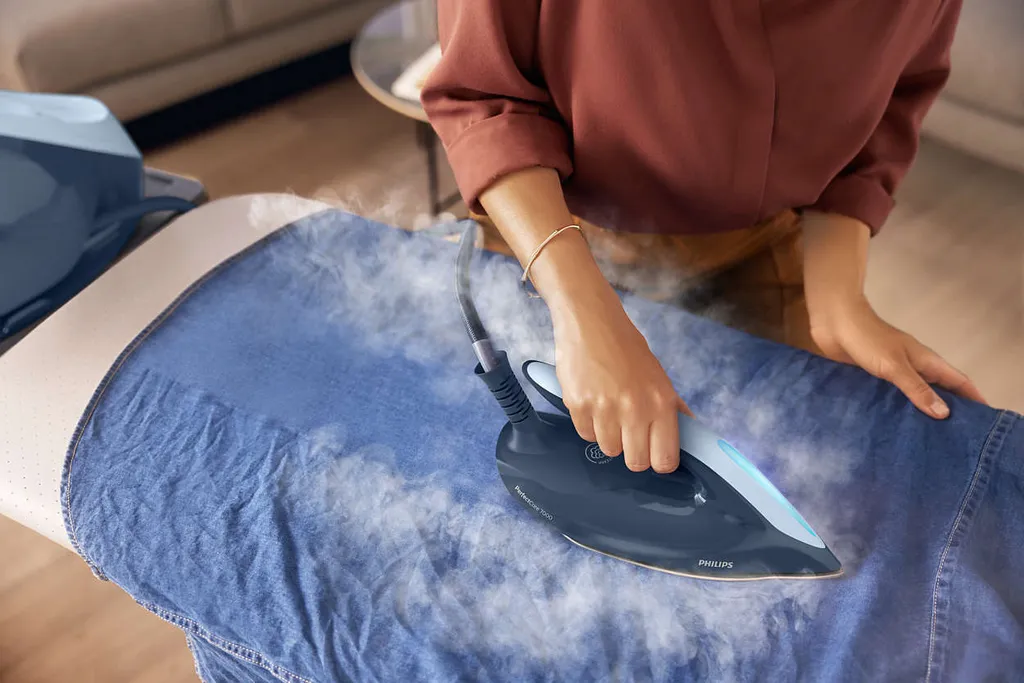 Philips PerfectCare Bügelstation, Keramikbügelsohle, 120 G/min Konstanter. Dampf, 8.0 Bar, 2100 W, Blau (PSG7030/20) – Bild 5